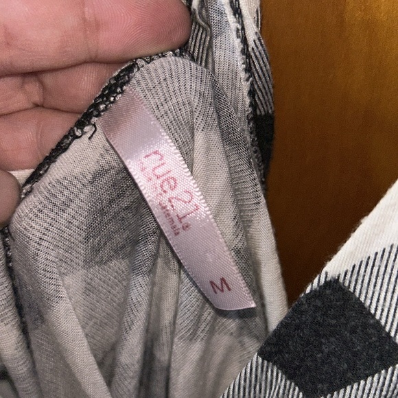 Used condition very cute summer top - Picture 3 of 4